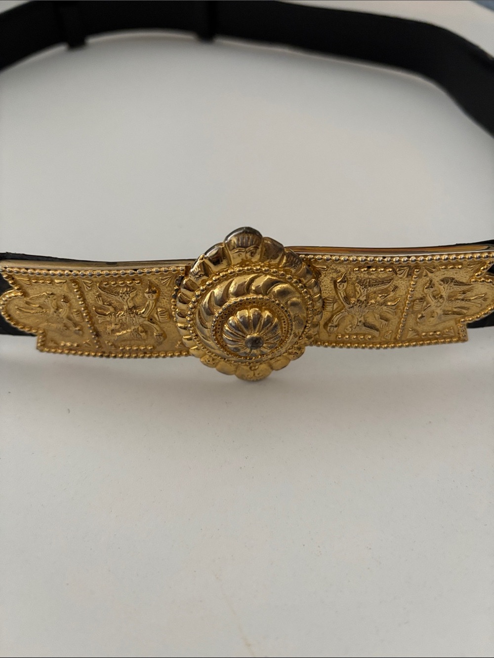 Judith Leiber Venetian belt